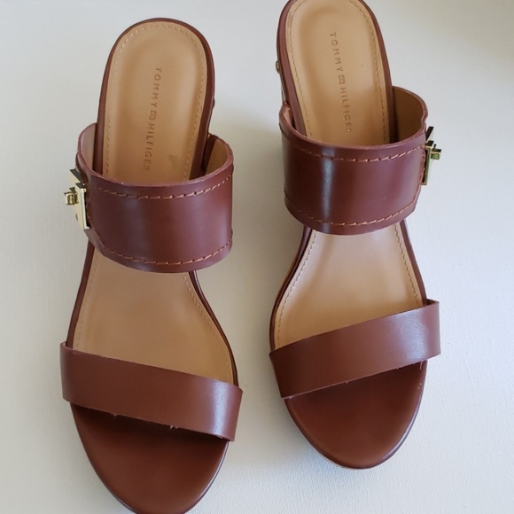 TOMMY HILFIGER brown wedge sandals size 8.5 - Picture 2 of 6